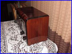 Vintage old wood antique table top tube radio PHILCO Model 39-6 Very nice