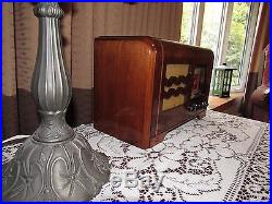 Vintage old wood antique table top tube radio PHILCO Model 40=115C Beauty