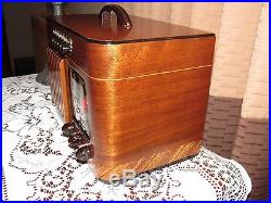 Vintage old wood antique table top tube radio PHILCO model 40-125 Stunning Radio