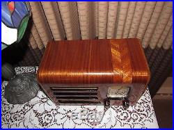 Vintage old wood antique table top tube radio PHILCO model TH-1 NICE