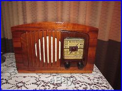Vintage old wood antique table top tube radio Philco PT-44! Exceptional