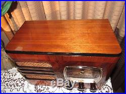 Vintage old wood antique table tube radio Emerson Model AM-131