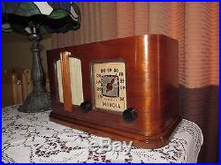 Vintage old wood antique tavle top tube radio Detrola model 429