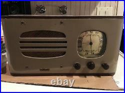 Vintage radio Kadette St. Regis model 1019, tube wood by International radio