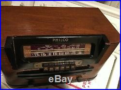 Vintage radio Philco model 42-327 wood table top untested