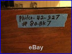 Vintage radio Philco model 42-327 wood table top untested