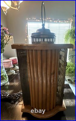 Vintage radio-The Town Crier by Guild 1950's 7 Tube AFC- AM-FM 110AC- Works