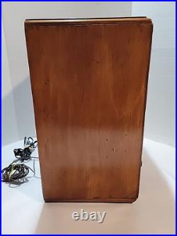 Vintage-silvertone-broadcast-tombstone-tube Radio-tested