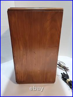 Vintage-silvertone-broadcast-tombstone-tube Radio-tested