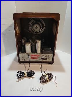 Vintage-silvertone-broadcast-tombstone-tube Radio-tested