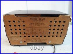 Vintage traveler radio model 66-38 plastic table top Works
