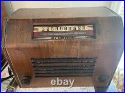 Vintage tube radio jewel