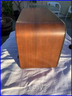 Vintage very rare Beautiful FADA Tube Radio In V. G. Condition & Works Vintage very rare Beautiful FADA Tube Radio In V. G. Condition & Works