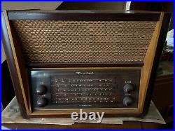 Vintage zenith tube radio