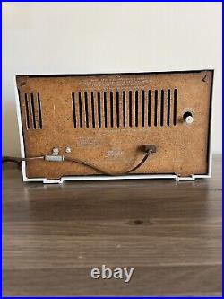Vintage zenith tube radio l727, Good Working Condition, Clock Radio, Am Fm Alarm