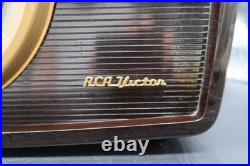 Vtg 1951 RCA Victor 1-R-81 AM FM Tube Radio Livingston Bakelite Works Tunes