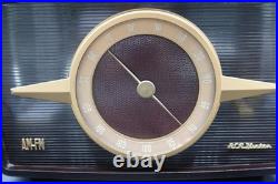 Vtg 1951 RCA Victor 1-R-81 AM FM Tube Radio Livingston Bakelite Works Tunes Vtg 1951 RCA Victor 1-R-81 AM FM Tube Radio Livingston Bakelite Works Tunes