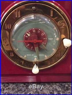 Vtg 50s Red General Electric GE Model 517 F Working Clock Alarm Tube Radio