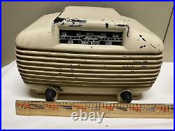 Vtg Bakelite MAJESTIC Radio & Television Corp ZEPHYR Table Top Tube Radio 5A410