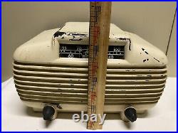Vtg Bakelite MAJESTIC Radio & Television Corp ZEPHYR Table Top Tube Radio 5A410