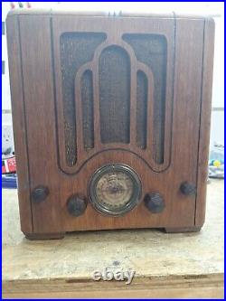 Vtg. Crosley 555 tube tombstone radio For restoration