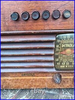 Vtg Detrola Wood Radio