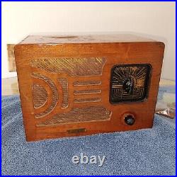 Vtg Late 1930s Air King Premier Wood Deco Tube Radio-Restored