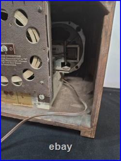 Vtg RCA Victor 16T3 Tube Radio AM Shortwave Push Button Wood Console 1938 Works
