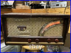 Vtg. Westinghouse AM/FM Model H-161 Wood Case Table-top Tube Radio Works Well