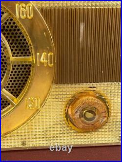 WORKS vintage P-64 Automatic Radio Mfg. Co. Portable. C. 1940's -1950's 4634