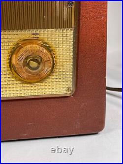 WORKS vintage P-64 Automatic Radio Mfg. Co. Portable. C. 1940's -1950's 4634