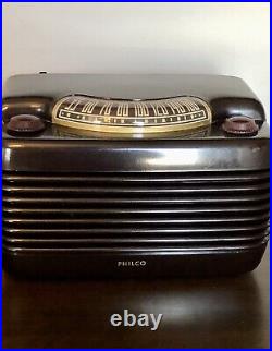 Working Vintage Philco Brown Bakelite Radio Hippo 1940's