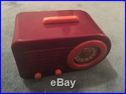 Working maroon and butterscotch catalin Fada bullet art deco vintage tube radio