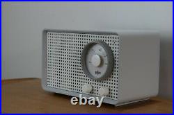 Working vintage Braun SK 2 midcentury tube radio