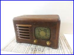 ZENITH Vintage Tube Radio The Toaster Tabletop Wood Cabinet #2-36