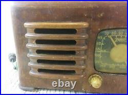 ZENITH Vintage Tube Radio The Toaster Tabletop Wood Cabinet #2-36
