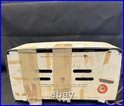 Zenith 2-101-W Tube Radio Vintage AM Original Zenith Tubes