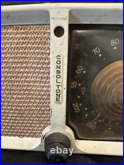 Zenith 2-101-W Tube Radio Vintage AM Original Zenith Tubes