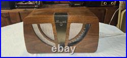 Zenith 6D030 Vintage Wood Table Radio (1946)