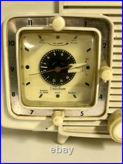 Zenith L520W Clock Radio 1954 Bakelite tube clock radio Vintage Retro Outlet