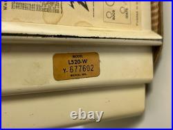 Zenith L520W Clock Radio 1954 Bakelite tube clock radio Vintage Retro Outlet