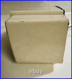 Zenith L520W Clock Radio 1954 Bakelite tube clock radio Vintage Retro Outlet