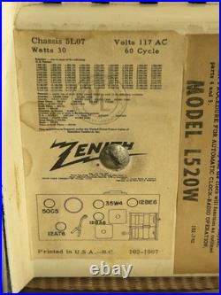 Zenith L520W Clock Radio 1954 Bakelite tube clock radio Vintage Retro Outlet