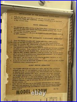 Zenith L520W Clock Radio 1954 Bakelite tube clock radio Vintage Retro Outlet