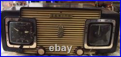 Zenith L-622 Clock Radio 1953 Bakelite Tube Clock Vintage
