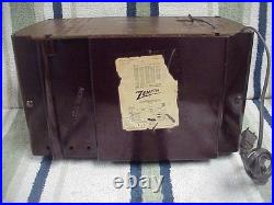 Zenith T723 FM/AM Tube Radio Recapped Safe Works Excellent Beautiful 1955 VTG Zenith T723 FM/AM Tube Radio Recapped Safe Works Excellent Beautiful 1955 VTG