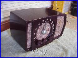 Zenith T723 FM/AM Tube Radio Recapped Safe Works Excellent Beautiful 1955 VTG Zenith T723 FM/AM Tube Radio Recapped Safe Works Excellent Beautiful 1955 VTG