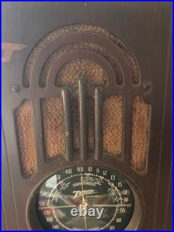 Zenith Tombstone Tube radio model 5S-228 Vintage