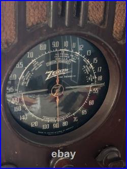 Zenith Tombstone Tube radio model 5S-228 Vintage