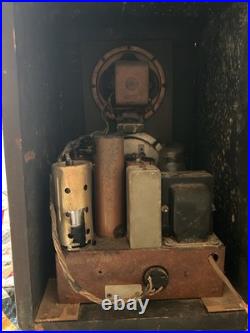 Zenith Tombstone Tube radio model 5S-228 Vintage Zenith Tombstone Tube radio model 5S-228 Vintage